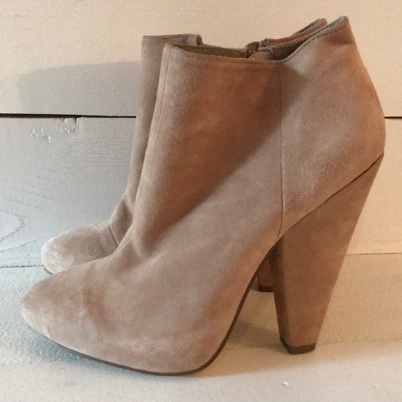 Topshop Tan suede ankle booties - Picture 2 of 7